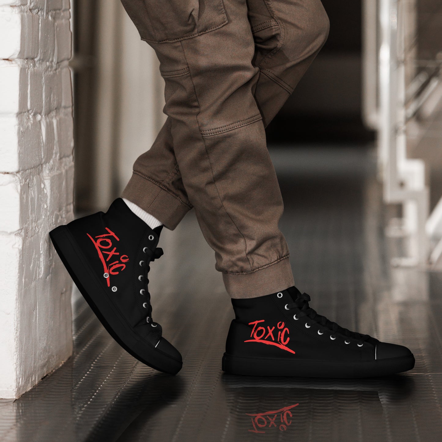 Toxic Men’s Black High-Top Sneakers