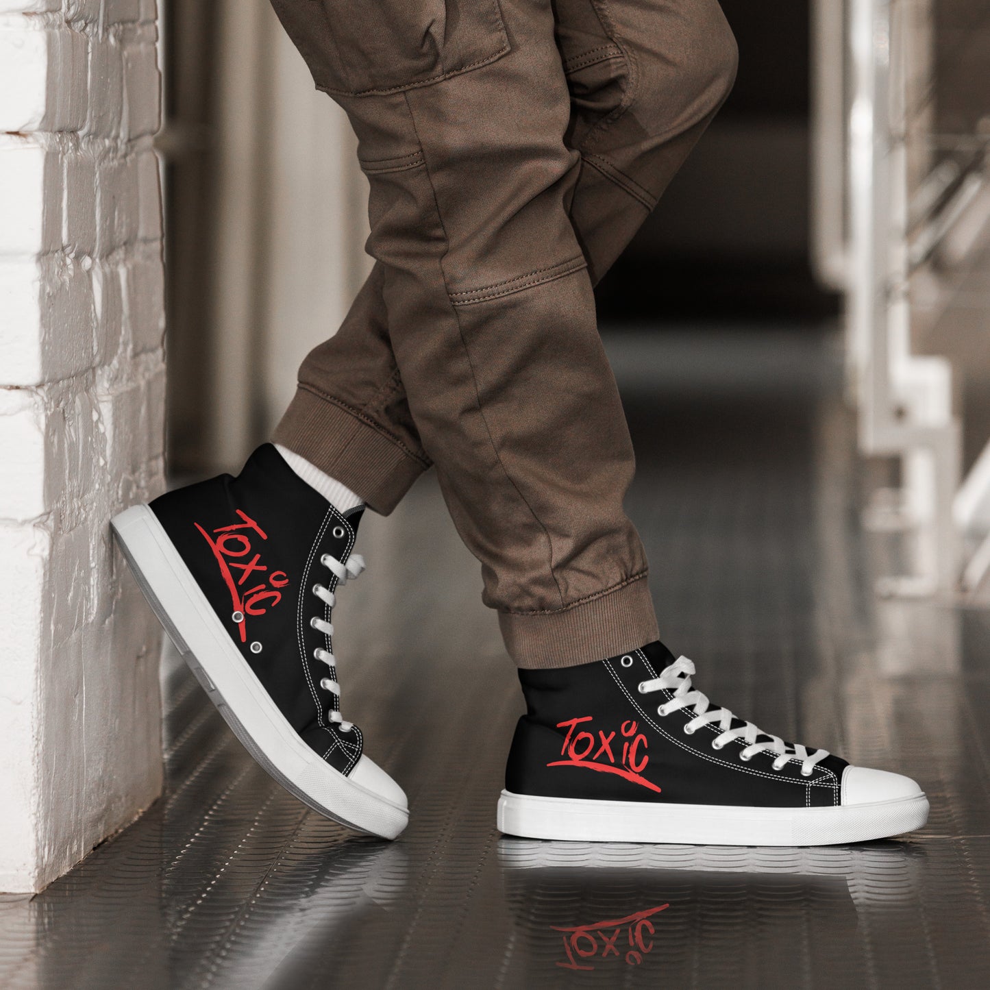 Toxic Men’s Black High-Top Sneakers